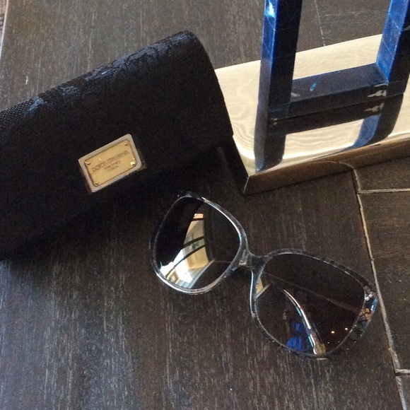 Italian made Dolce and Gabbana Sunnies. Authentic. - Picture 2 of 8